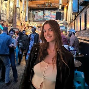 Meet your Posher, Alyne